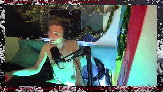 Snapshot of DaveLindau chatting on December 16, 9:31 pm DaveLindau online show from December 16, 9:31 pm