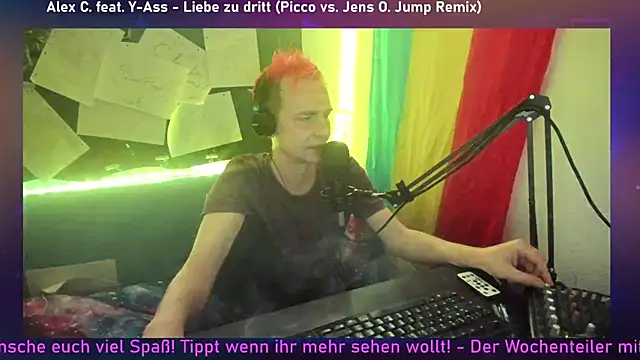 Snapshot of DaveLindau chatting on January 7, 5:48 pm DaveLindau online show from January 7, 5:48 pm