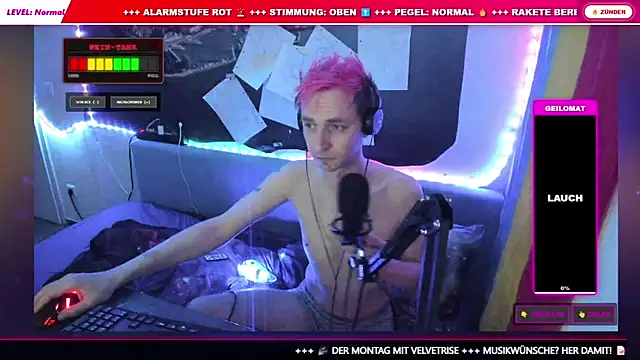 Snapshot of DaveLindau chatting on January 12, 7:41 pm DaveLindau online show from January 12, 7:41 pm