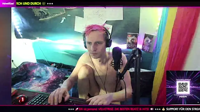 Snapshot of DaveLindau chatting on February 3, 7:24 am DaveLindau online show from February 3, 7:24 am