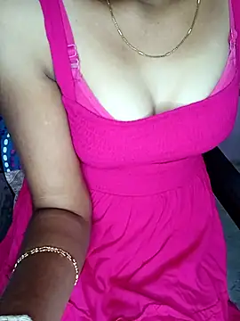Snapshot of Nidhi_lovely chatting on January 18, 3:21 am Nidhi lovely online show from January 18, 3:21 am