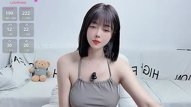 Snapshot of uikyy1 chatting on October 19, 8:37 am uikyy1 online show from October 19, 8:37 am