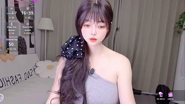 Snapshot of uikyy1 chatting on April 14, 12:11 pm uikyy1 online show from April 14, 12:11 pm