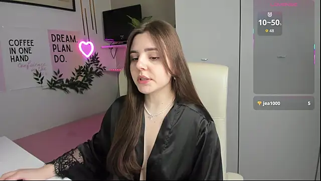 Snapshot of LiaWoow chatting on September 13, 6:46 am LiaWoow online show from September 13, 6:46 am