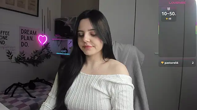 LiaWoow online show from November 10, 8:24 am