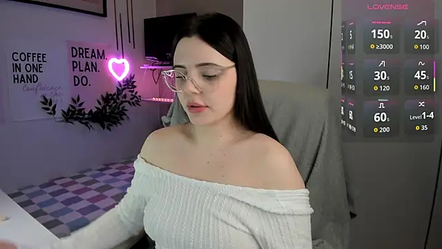 LiaWoow online show from January 10, 2:41 pm