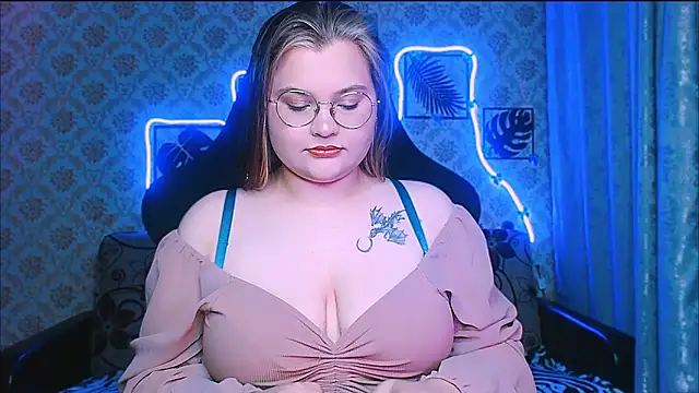 InLoveWithLife26 online show from March 30, 7:48 pm