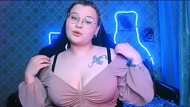 InLoveWithLife26 online show from April 29, 7:20 pm