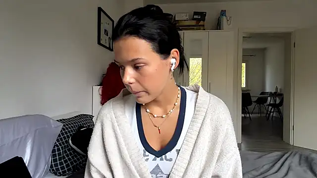 MaydaCornwall online show from October 25, 7:05 am