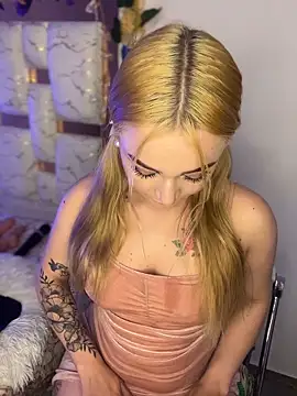 Sara Sophia420 online show from May 14, 5:36 am