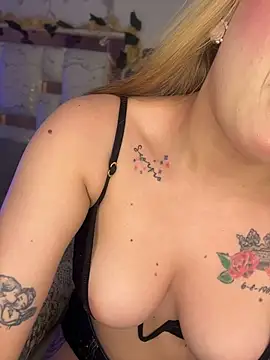 Sara Sophia420 online show from May 19, 9:15 am