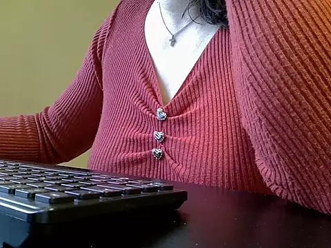 ITALIANASISIXX online show from October 30, 8:05 am