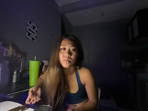 PinayLina18 online show from May 8, 2:28 am