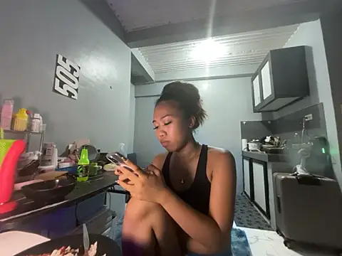 PinayLina18 online show from May 14, 3:35 am
