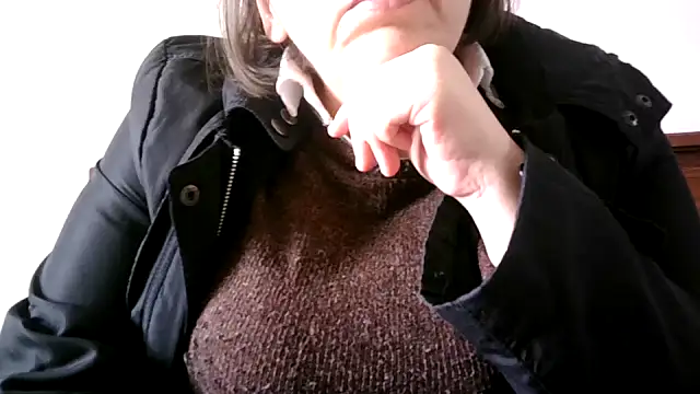 Snapshot of MISTRESSSONIA chatting on March 17, 12:46 pm MISTRESSSONIA online show from March 17, 12:46 pm