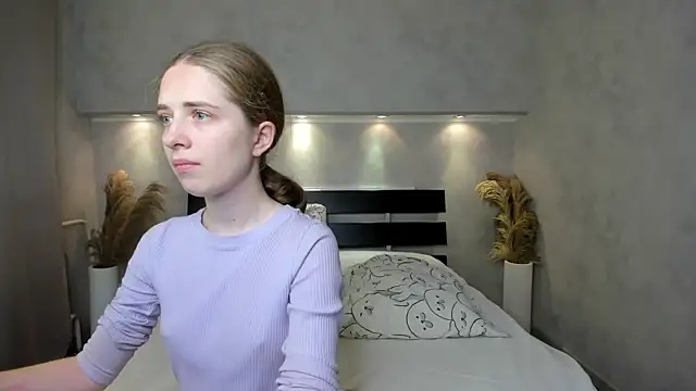 Snapshot of Camilla_Kelly chatting on October 5, 1:04 am Camilla Kelly online show from October 5, 1:04 am