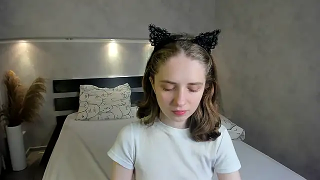 Snapshot of Camilla_Kelly chatting on October 6, 1:03 am Camilla Kelly online show from October 6, 1:03 am