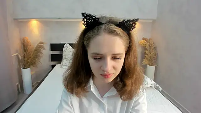 Snapshot of Camilla_Kelly chatting on October 12, 1:15 am Camilla Kelly online show from October 12, 1:15 am