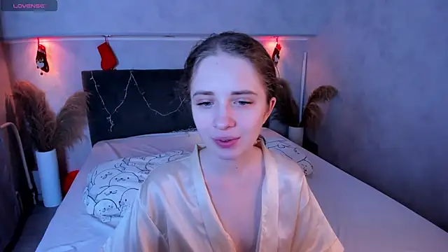 Camilla Kelly online show from February 11, 1:21 am