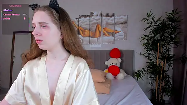 Camilla Kelly online show from February 13, 1:12 am