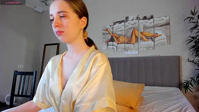 Camilla Kelly online show from March 14, 1:12 am