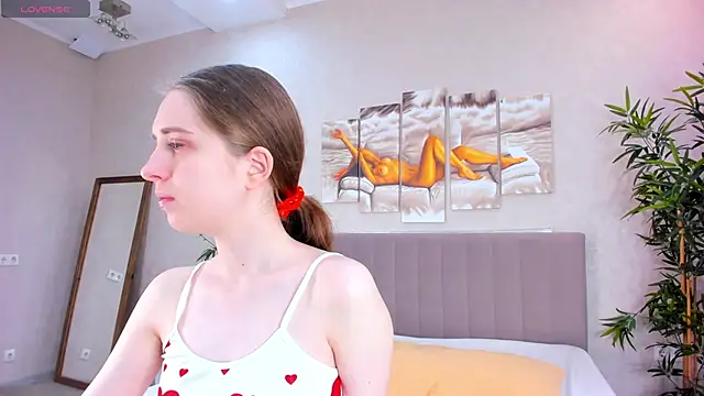 Camilla Kelly online show from May 12, 1:03 am