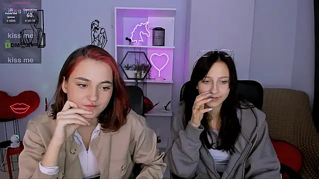 Snapshot of lau_ra_queen chatting on December 21, 8:27 pm lau ra queen online show from December 21, 8:27 pm