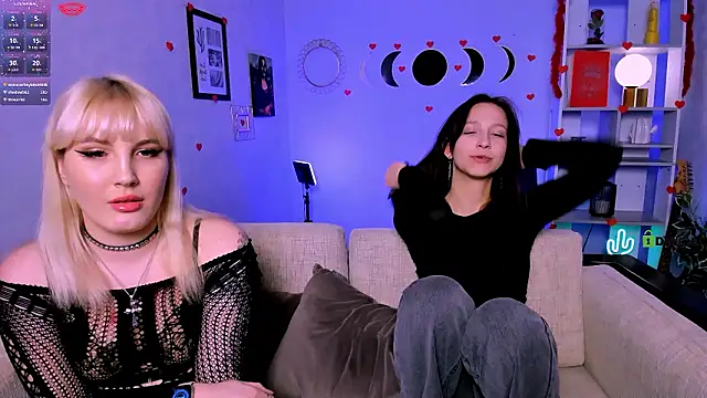 Snapshot of lau_ra_queen chatting on February 23, 1:58 am lau ra queen online show from February 23, 1:58 am