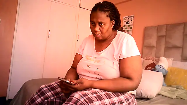HUGEASSXXXXX online show from August 9, 6:07 am