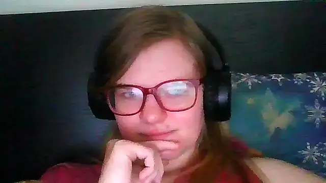 Snapshot of Moonolighta chatting on September 23, 9:56 am Moonolighta online show from September 23, 9:56 am