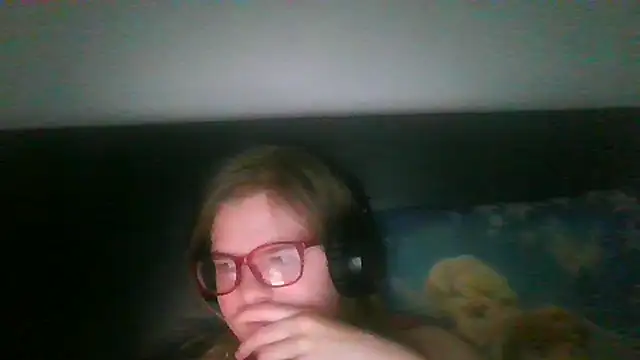 Snapshot of Moonolighta chatting on September 26, 7:56 am Moonolighta online show from September 26, 7:56 am