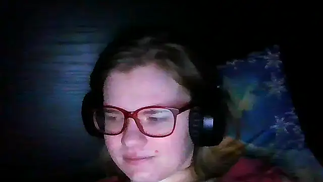 Snapshot of Moonolighta chatting on November 7, 3:56 pm Moonolighta online show from November 7, 3:56 pm