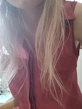 Snapshot of Moonolighta chatting on November 10, 10:14 am Moonolighta online show from November 10, 10:14 am