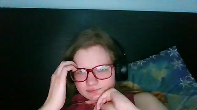 Snapshot of Moonolighta chatting on January 7, 12:18 pm Moonolighta online show from January 7, 12:18 pm