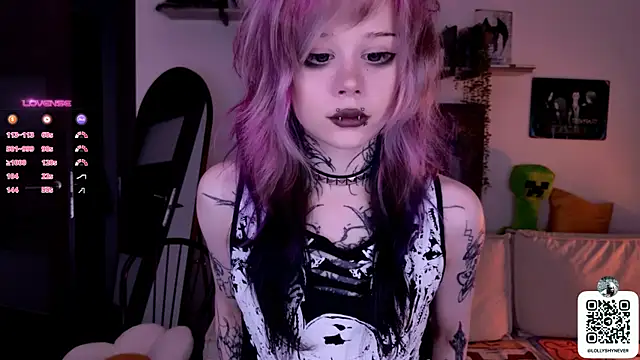 Snapshot of Lollyshy chatting on October 5, 10:35 am Lollyshy online show from October 5, 10:35 am