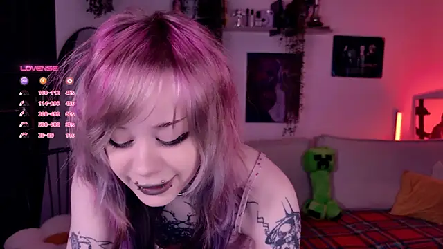 Snapshot of Lollyshy chatting on November 11, 9:20 am Lollyshy online show from November 11, 9:20 am