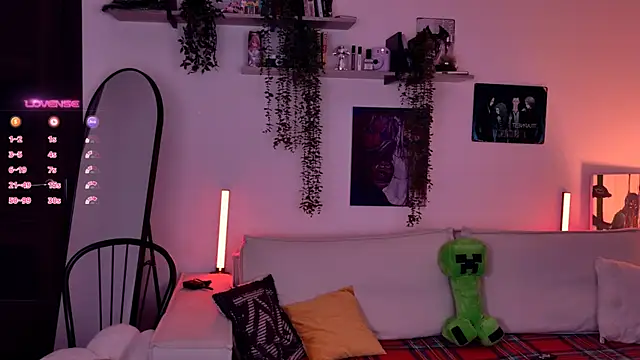 Snapshot of Lollyshy chatting on November 22, 9:19 am Lollyshy online show from November 22, 9:19 am