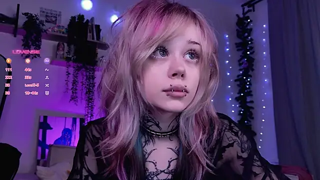 Snapshot of Lollyshy chatting on December 21, 9:49 am Lollyshy online show from December 21, 9:49 am