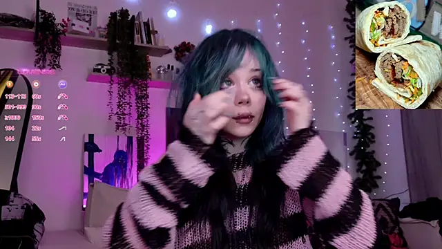 Snapshot of Lollyshy chatting on January 6, 9:35 am Lollyshy online show from January 6, 9:35 am