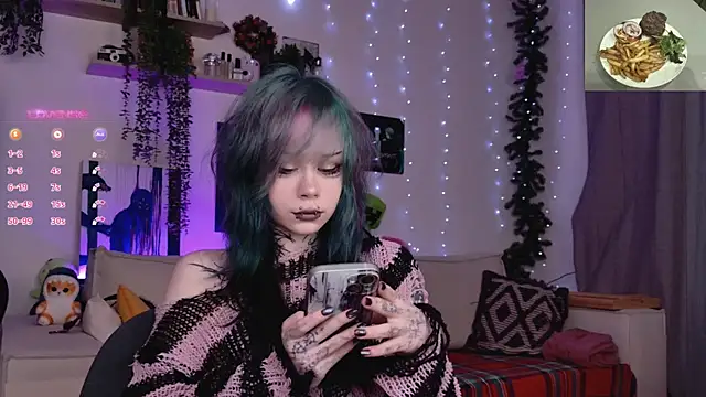 Snapshot of Lollyshy chatting on January 17, 7:02 am Lollyshy online show from January 17, 7:02 am