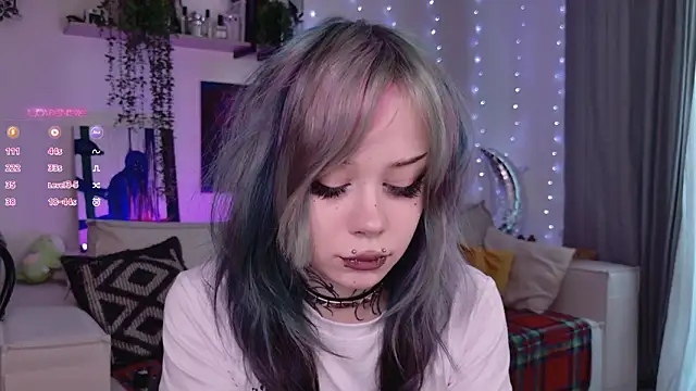 Snapshot of Lollyshy chatting on February 3, 9:47 am Lollyshy online show from February 3, 9:47 am