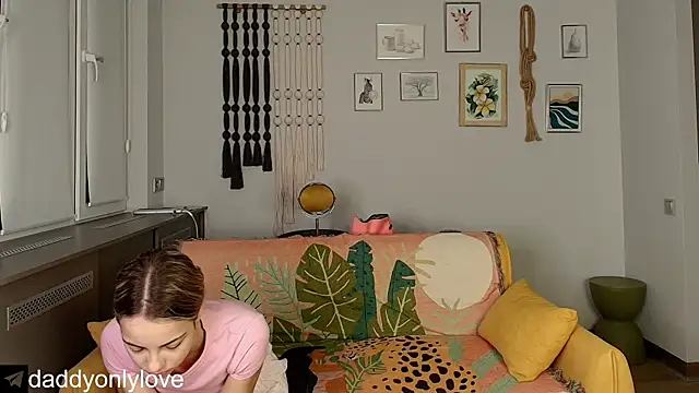 daddyonlyloveme online show from October 18, 8:09 pm