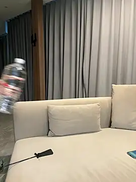 jiajia L online show from March 29, 11:21 am