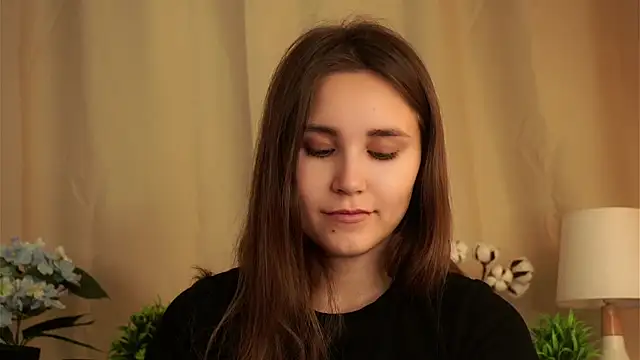 Snapshot of EthalFlowers chatting on October 4, 1:03 am EthalFlowers online show from October 4, 1:03 am