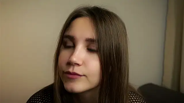 Snapshot of EthalFlowers chatting on October 6, 12:52 am EthalFlowers online show from October 6, 12:52 am