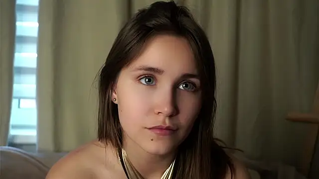 Snapshot of EthalFlowers chatting on October 15, 1:17 am EthalFlowers online show from October 15, 1:17 am