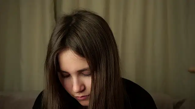 Snapshot of EthalFlowers chatting on October 16, 1:06 am EthalFlowers online show from October 16, 1:06 am