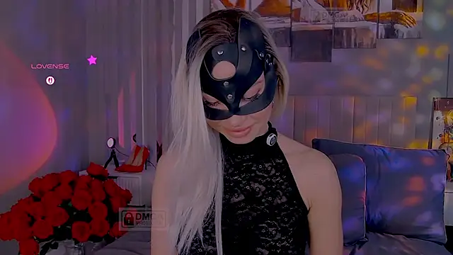 Snapshot of black_cat-11 chatting on February 7, 10:57 pm black cat-11 online show from February 7, 10:57 pm