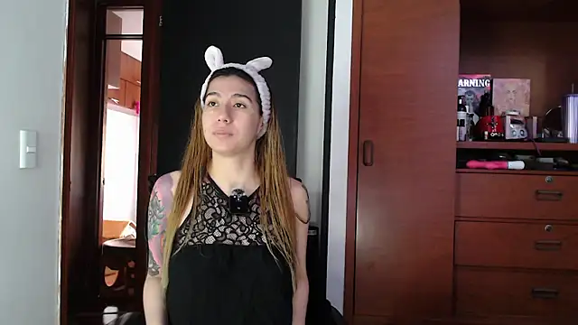 Snapshot of karlamoon23 chatting on September 24, 8:56 pm karlamoon23 online show from September 24, 8:56 pm