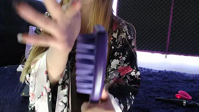 Snapshot of karlamoon23 chatting on October 9, 1:25 am karlamoon23 online show from October 9, 1:25 am